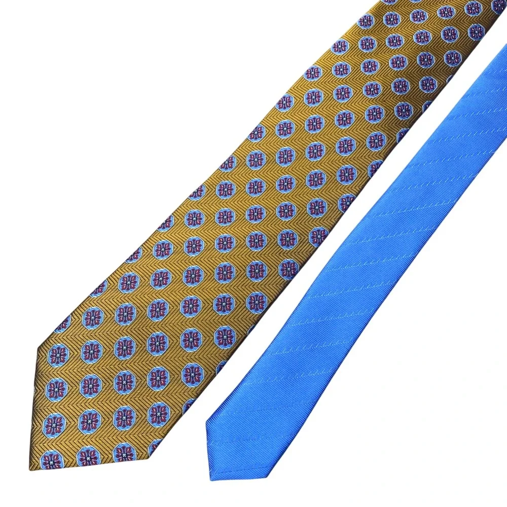 Euro Knot by Berton Como Mens Silk Tie Gold Blue Red Geometric Medallion 3.25x59